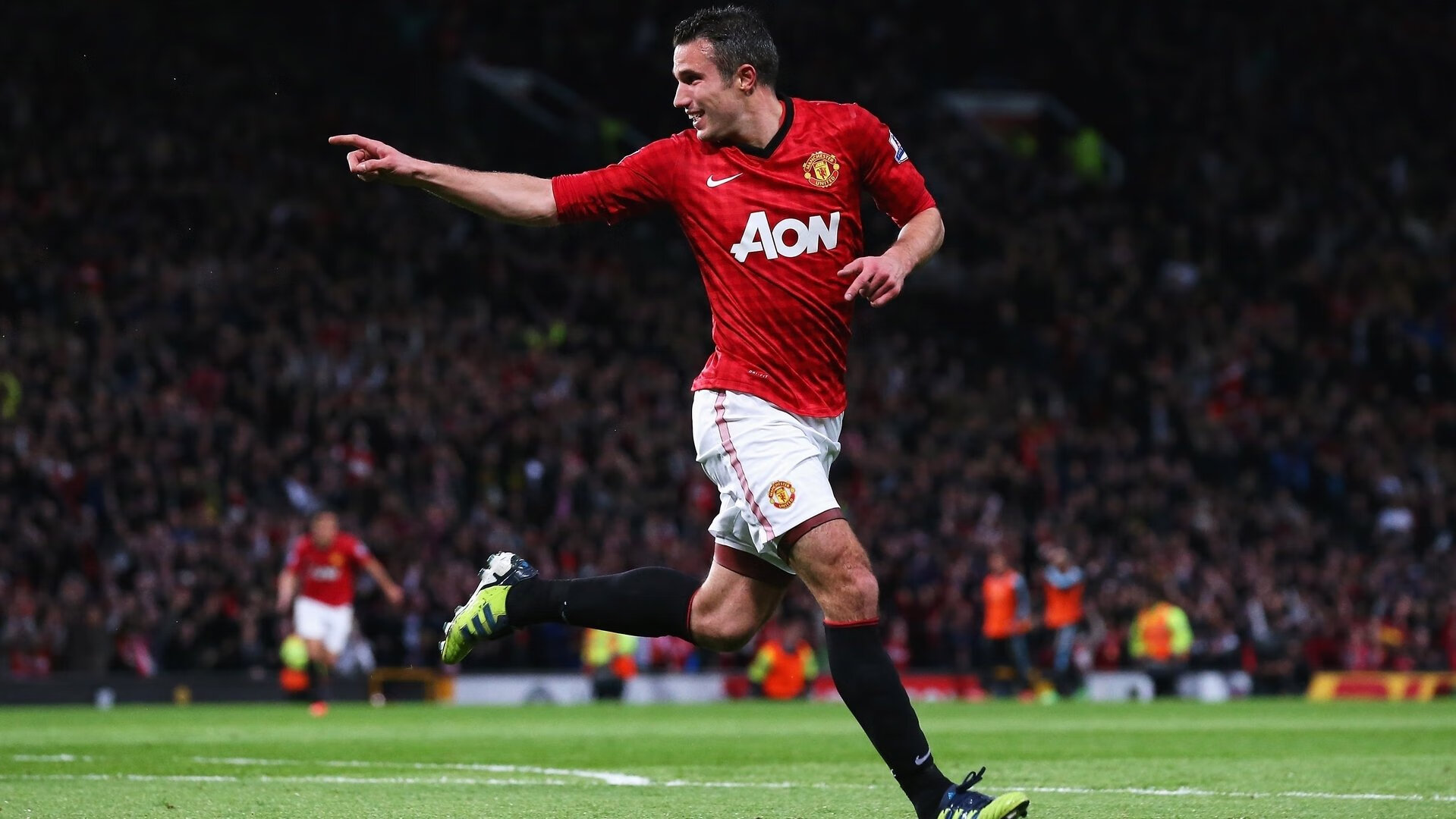 欧冠八强次回合：多特1比1拜仁 总比分2比4出局 赛后球迷仍以掌声送别